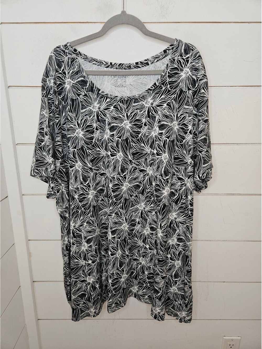 Catherines Easy Fit Tee Collection 3X black & white floral tee shirt